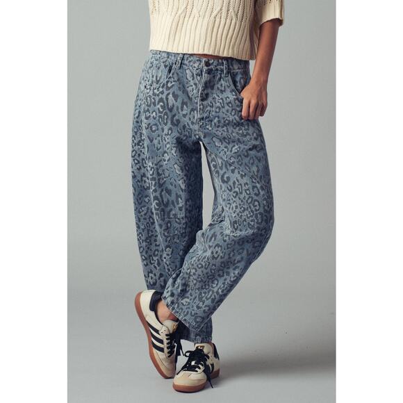 Urban Daizy Leopard Print Relaxed Straight Denim Pants - Picture 5 of 15